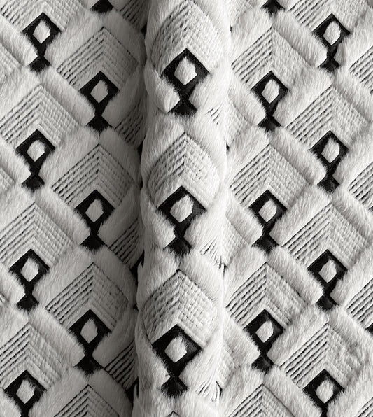 Cruella Noir