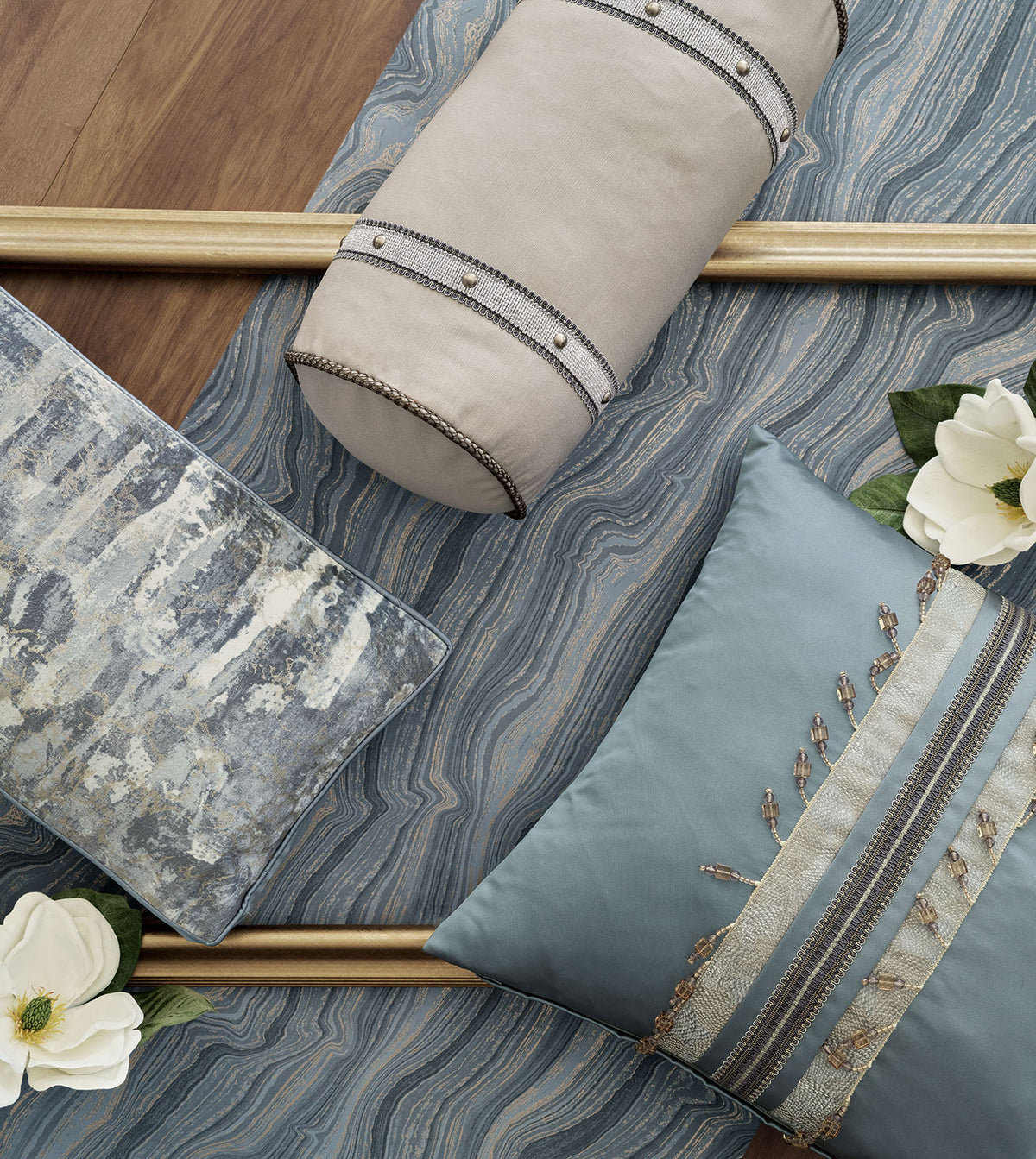 ZEYLIN NAILHEADS DECORATIVE PILLOW