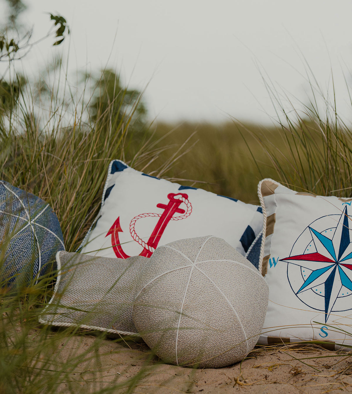 WICKING COMPASS DECORATIVE PILLOW