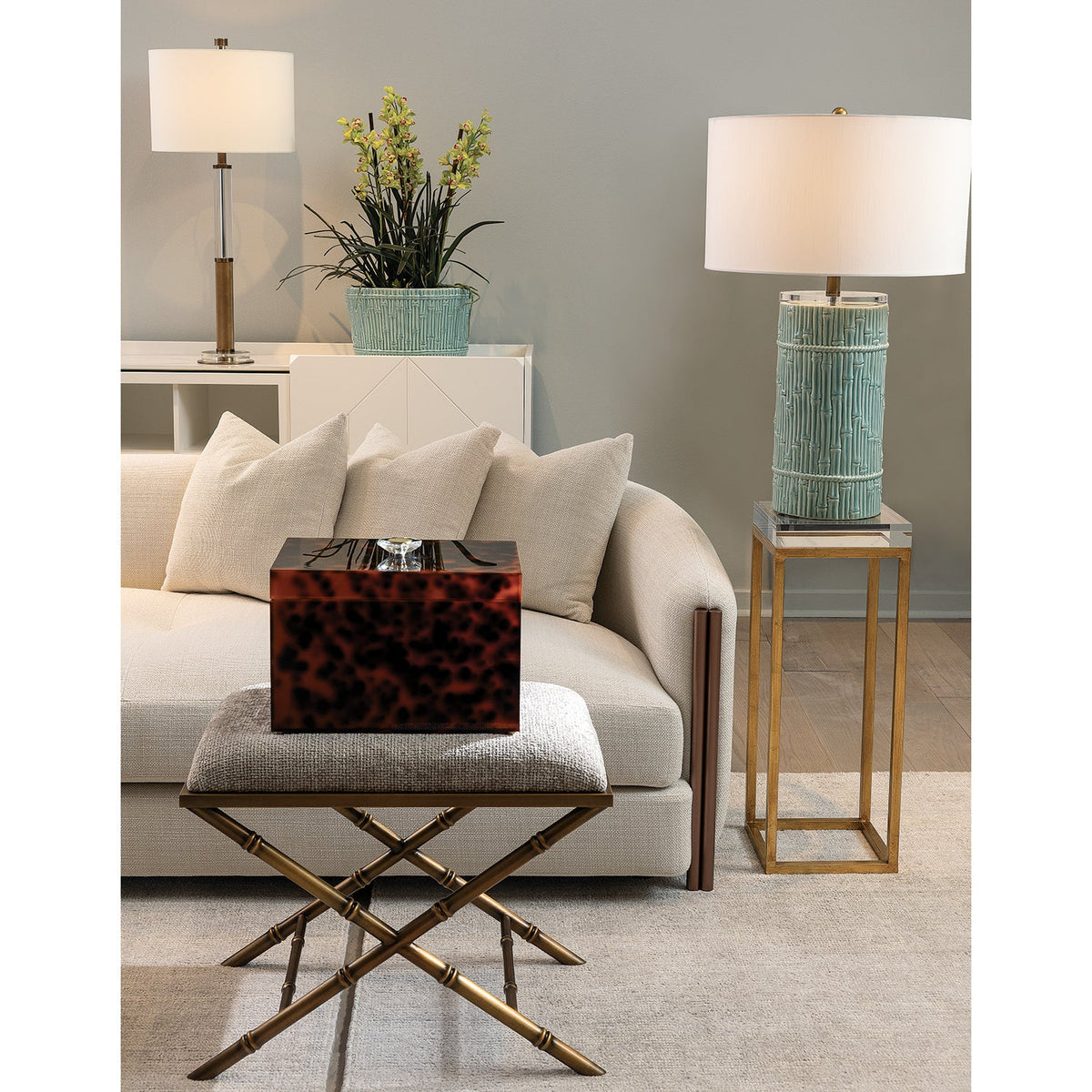 Drake Lucite Table Clear / Gold