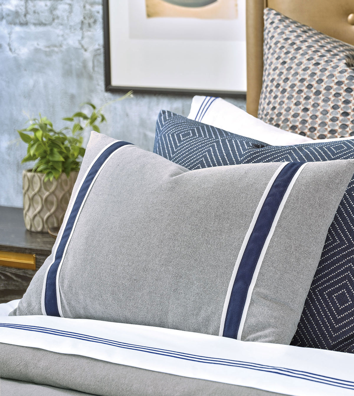 COLT RIBBON DECORATIVE PILLOW