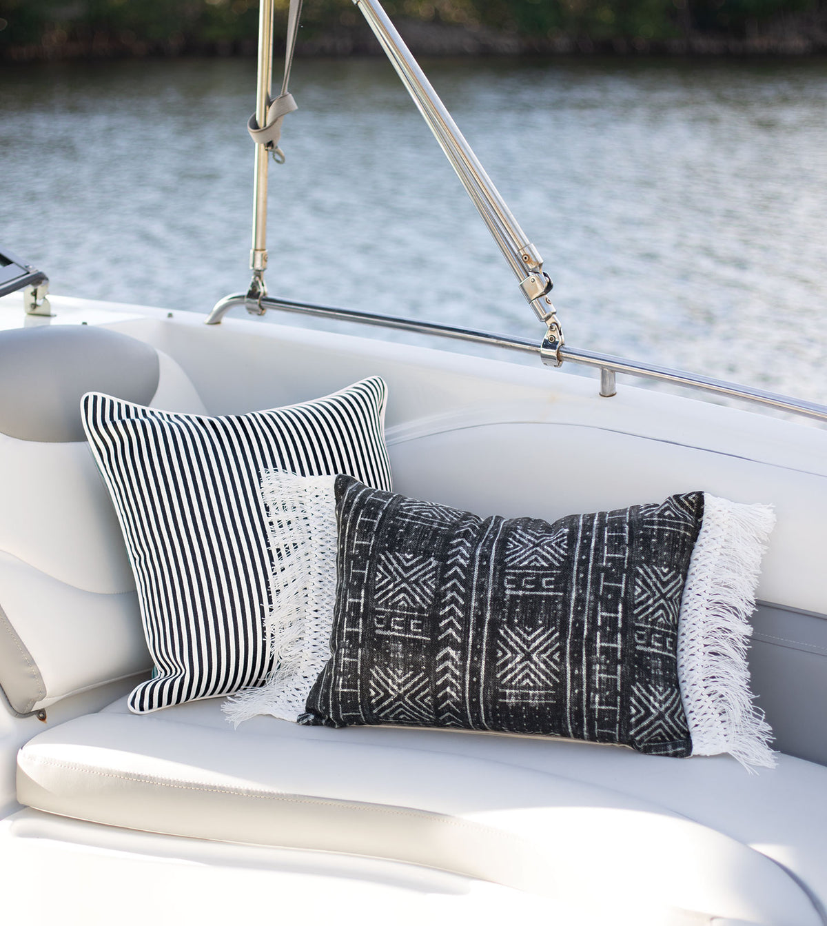 Villa Reversible Decorative Pillow in Black