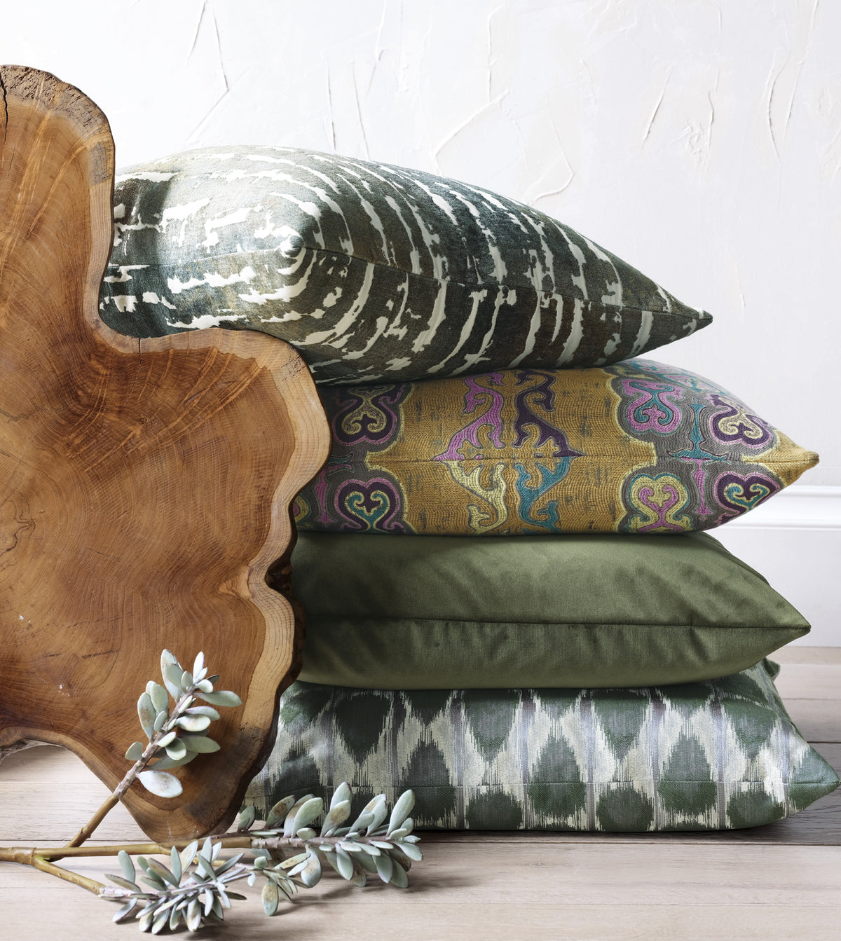 Uma Velvet Decorative Pillow In Olive
