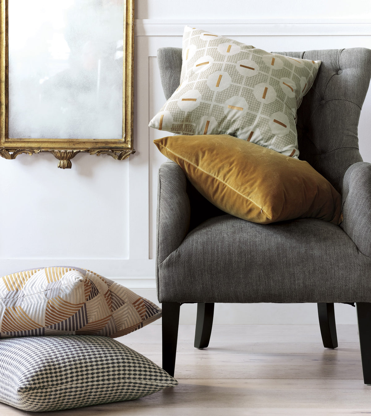Uma Velvet Decorative Pillow In Gold