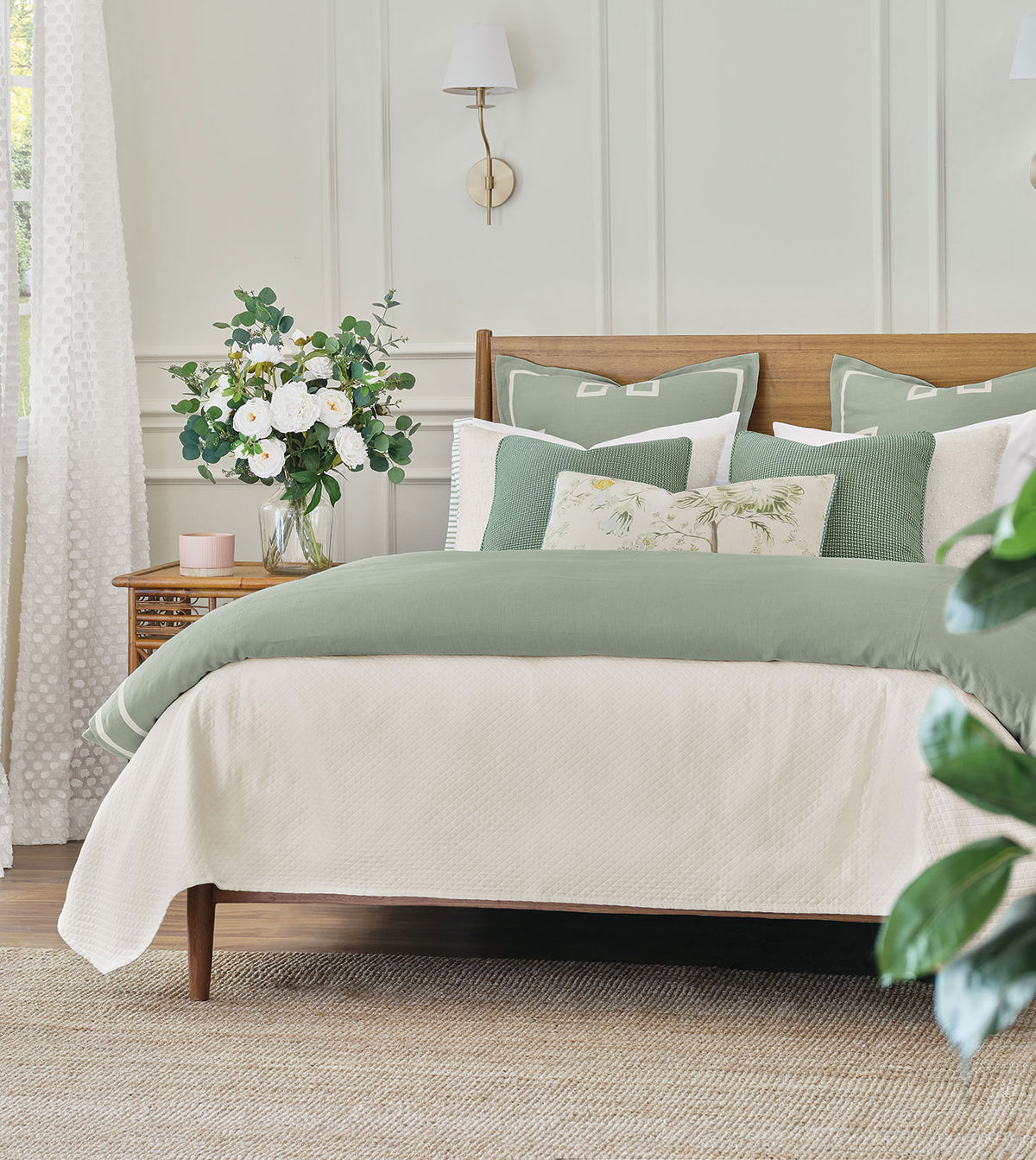 Matera Pique Coverlet in Ivory