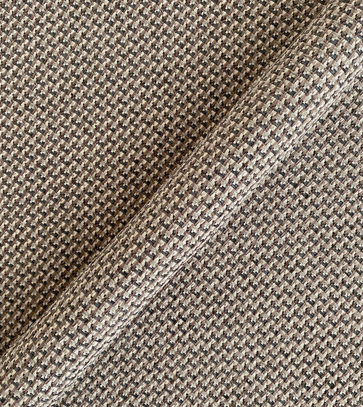 DOM TAUPE