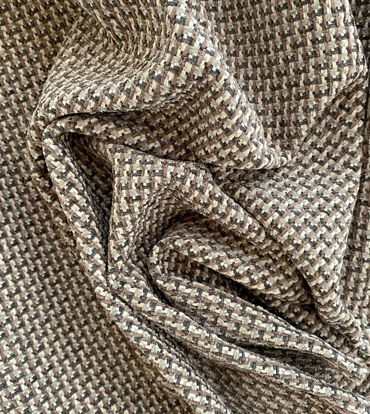 DOM TAUPE