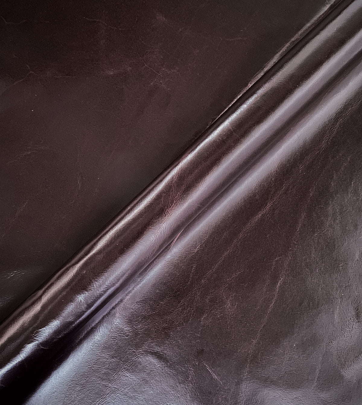TUDOR MAHOGANY LEATHER HIDE FULL