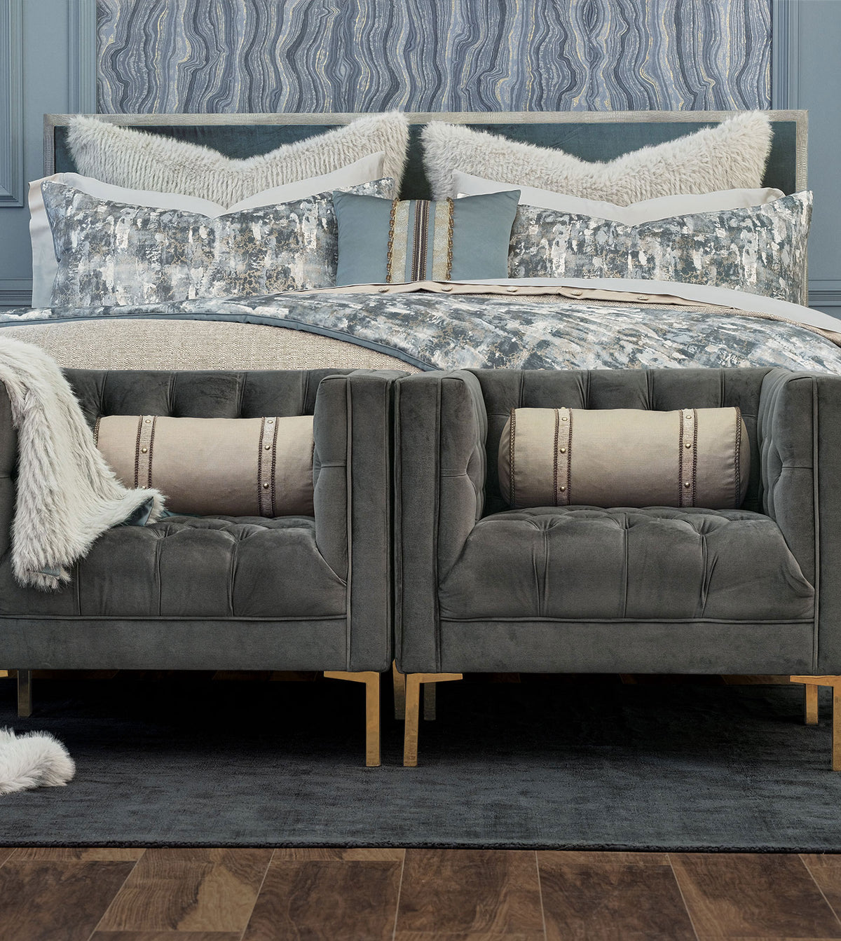 ZEYLIN NAILHEADS DECORATIVE PILLOW