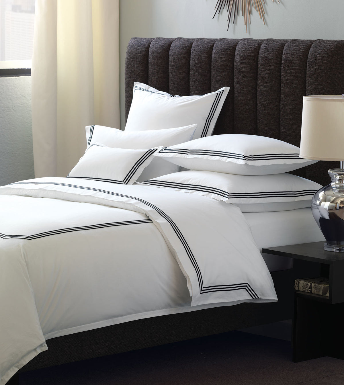 Tessa Satin Stitch Pillowcase in White/Black