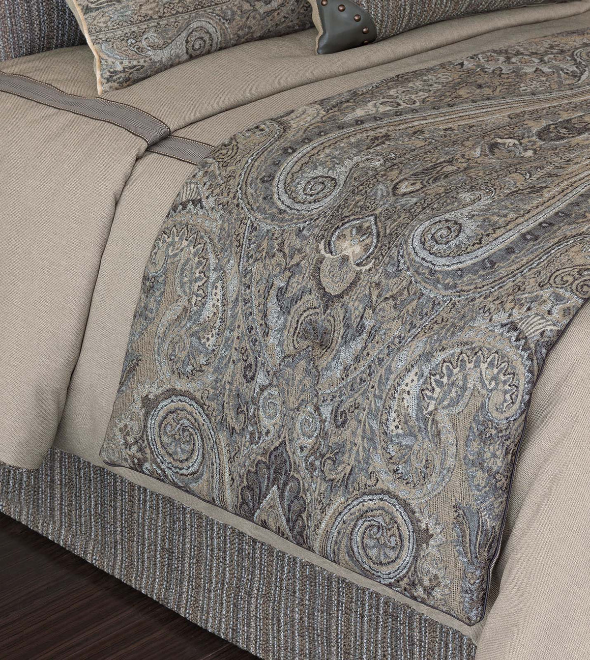 Reign Paisley Bed Scarf