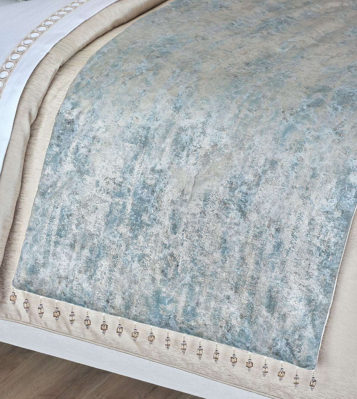 Esmeralda Metallic Bed Scarf
