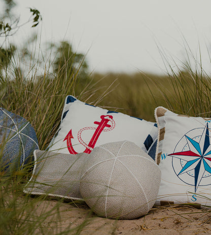 WICKING COMPASS DECORATIVE PILLOW