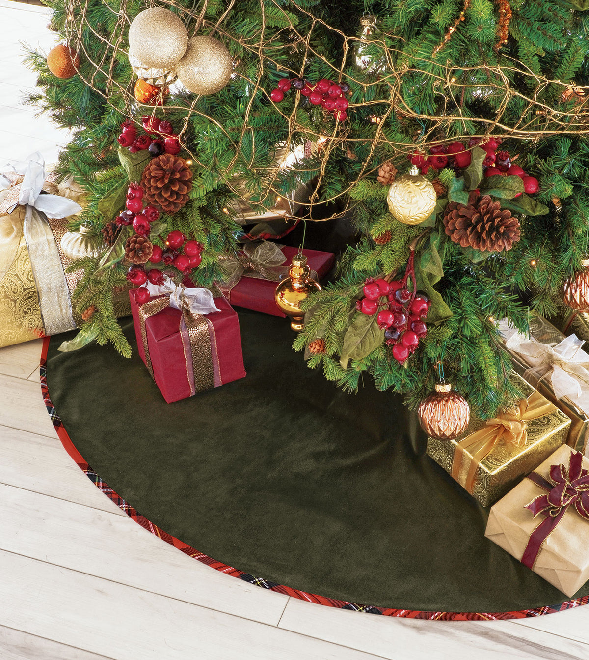 Tenenbaum Velvet Tree Skirt in Olive