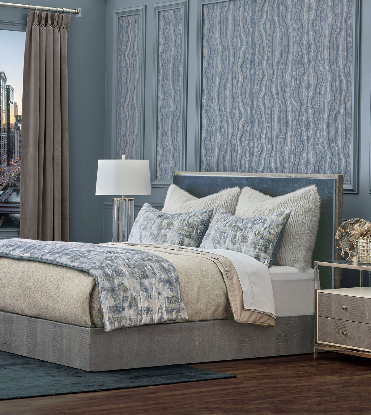 ZEYLIN VELVET STANDARD SHAM