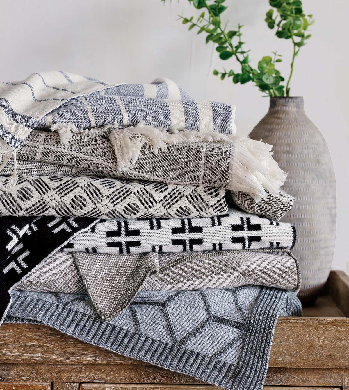 Lennon Criss-Cross Knit Throw In Black