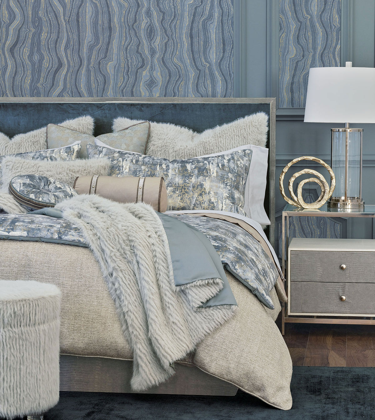 ZEYLIN FAUX FUR THROW