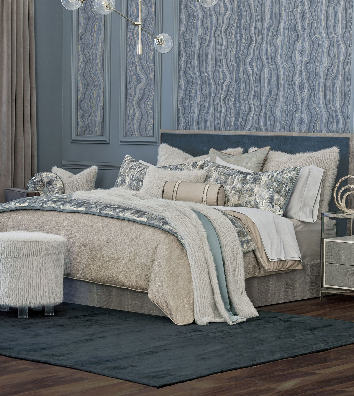ZEYLIN FAUX FUR THROW